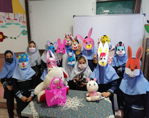 نمایش مدرسه ی خرگوش ها در کلاس دوم یک-آبان ماه1400