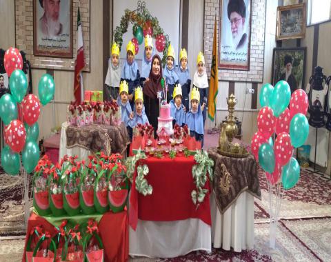 برگزاری جشن ۱۰۰ و یلدا در کلاس دوم خانم فحول-دی ماه1400